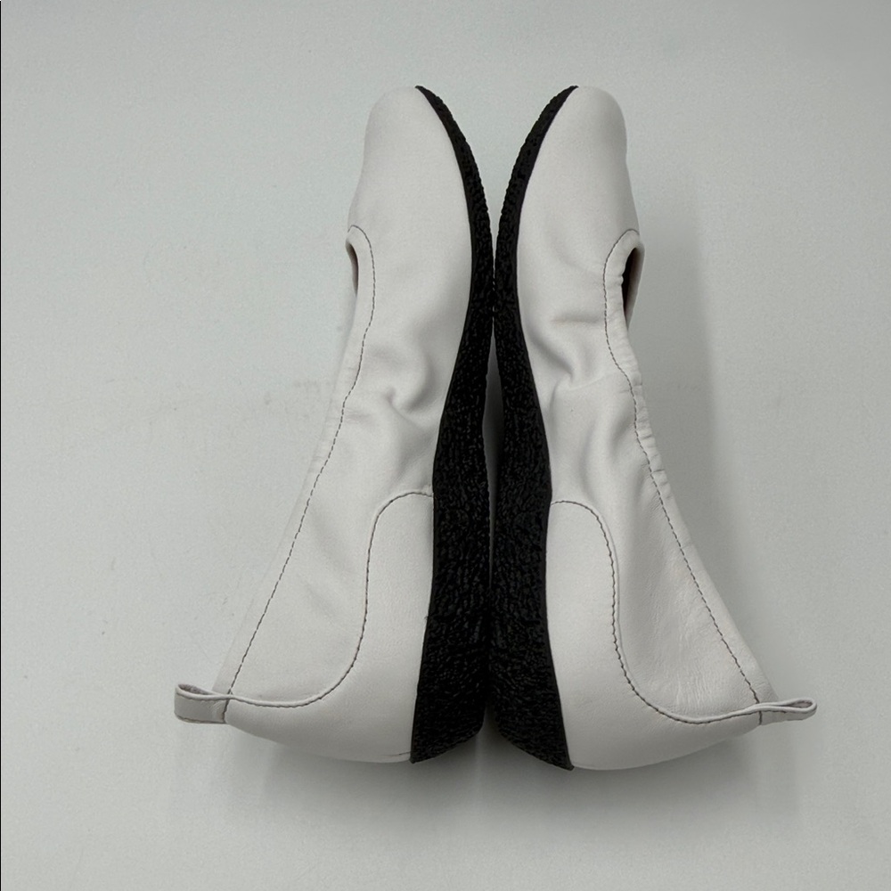 Taos Footwear Chit Chat Women's White Leather Ballet Flats - Picture 6 of 10